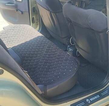 Рено Меган 2003 в Коростене на Automoto.ua Серый Рено Меган, объемом двигателя 1.39 л и пробегом 303 тыс. км за 3200 $, фото 12 на Automoto.ua