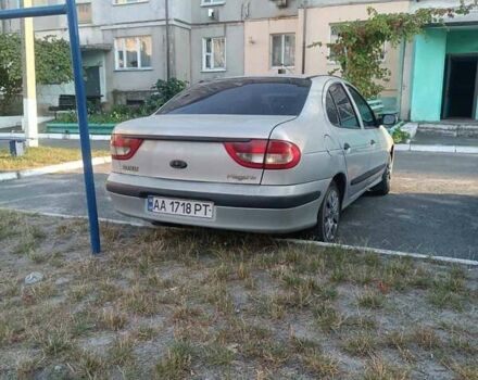 Рено Меган 2003 в Иванкове на Automoto.ua Серый Рено Меган, объемом двигателя 1.39 л и пробегом 178 тыс. км за 2700 $, фото 3 на Automoto.ua