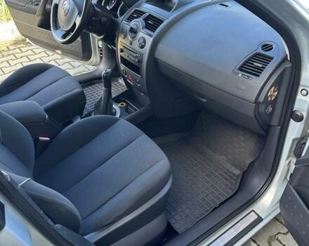 Серый Рено Меган, объемом двигателя 1.6 л и пробегом 262 тыс. км за 5800 $, фото 23 на Automoto.ua