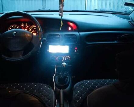 Рено Меган 2003 в Коростене на Automoto.ua Серый Рено Меган, объемом двигателя 1.39 л и пробегом 303 тыс. км за 3200 $, фото 11 на Automoto.ua