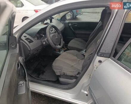 Рено Меган 2004 в Полтаве на Automoto.ua Серый Рено Меган, объемом двигателя 1.6 л и пробегом 297 тыс. км за 3800 $, фото 1 на Automoto.ua
