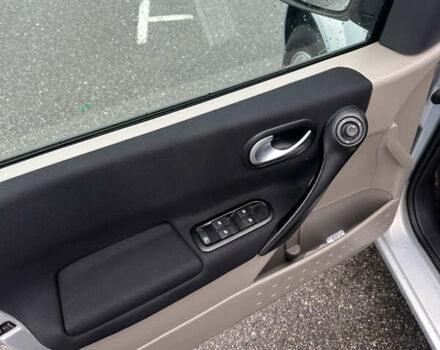 Серый Рено Меган, объемом двигателя 1.6 л и пробегом 208 тыс. км за 4999 $, фото 15 на Automoto.ua