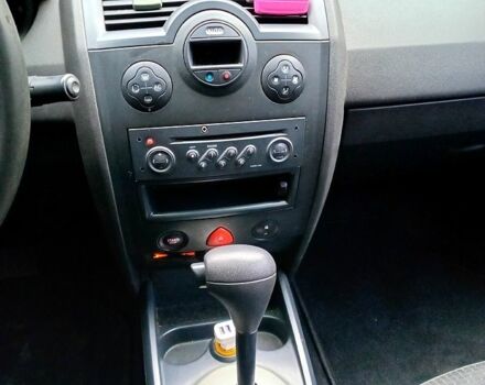 Серый Рено Меган, объемом двигателя 1.6 л и пробегом 231 тыс. км за 4000 $, фото 7 на Automoto.ua