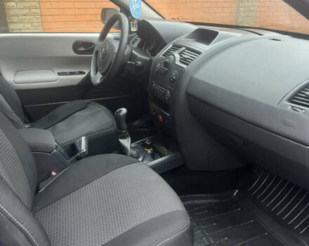 Серый Рено Меган, объемом двигателя 1.6 л и пробегом 240 тыс. км за 3600 $, фото 7 на Automoto.ua