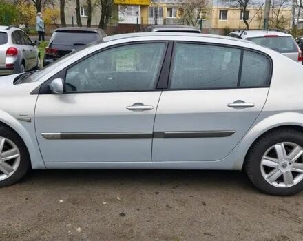 Серый Рено Меган, объемом двигателя 2 л и пробегом 220 тыс. км за 4999 $, фото 6 на Automoto.ua