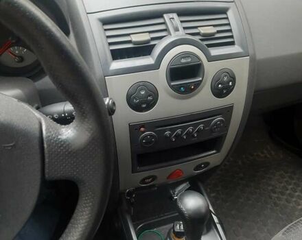 Серый Рено Меган, объемом двигателя 1.6 л и пробегом 311 тыс. км за 3800 $, фото 5 на Automoto.ua