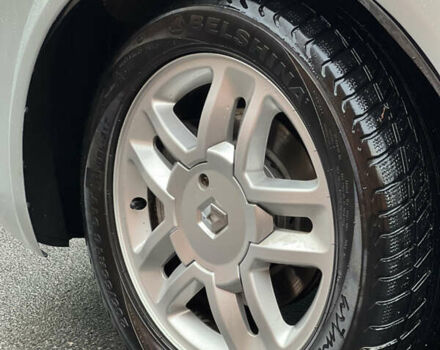 Серый Рено Меган, объемом двигателя 1.6 л и пробегом 240 тыс. км за 3600 $, фото 12 на Automoto.ua