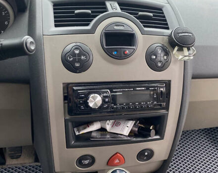 Серый Рено Меган, объемом двигателя 1.6 л и пробегом 240 тыс. км за 4500 $, фото 20 на Automoto.ua