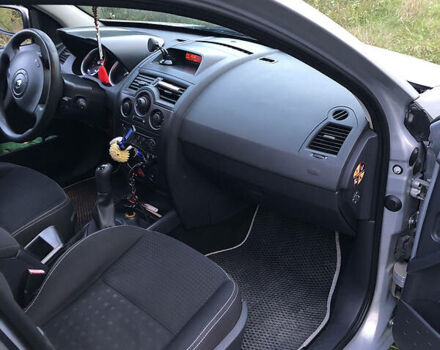 Серый Рено Меган, объемом двигателя 1.6 л и пробегом 235 тыс. км за 5500 $, фото 6 на Automoto.ua