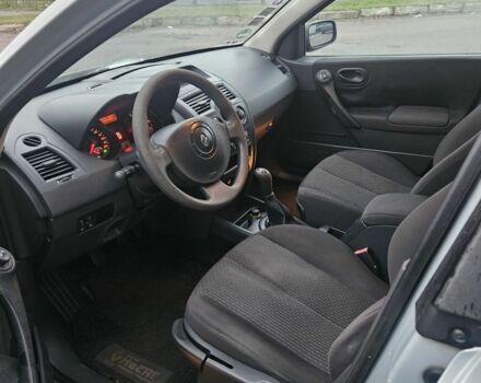 Серый Рено Меган, объемом двигателя 1.6 л и пробегом 238 тыс. км за 4350 $, фото 4 на Automoto.ua