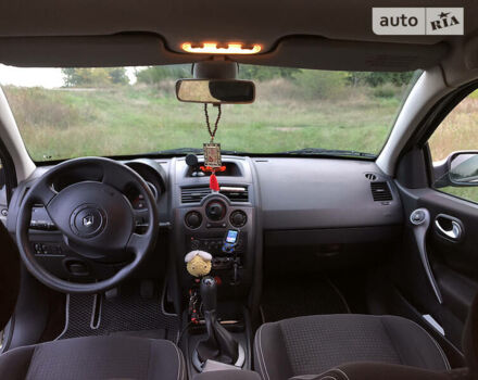 Серый Рено Меган, объемом двигателя 1.6 л и пробегом 235 тыс. км за 5500 $, фото 9 на Automoto.ua
