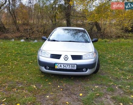 Рено Меган 2005 в Смеле на Automoto.ua Серый Рено Меган, объемом двигателя 1.39 л и пробегом 157 тыс. км за 4900 $, фото 10 на Automoto.ua