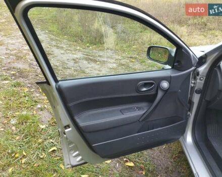 Рено Меган 2005 в Смеле на Automoto.ua Серый Рено Меган, объемом двигателя 1.39 л и пробегом 157 тыс. км за 4900 $, фото 13 на Automoto.ua