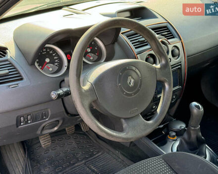 Серый Рено Меган, объемом двигателя 1.6 л и пробегом 132 тыс. км за 4780 $, фото 13 на Automoto.ua