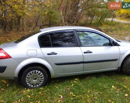 Рено Меган 2005 в Смеле на Automoto.ua Серый Рено Меган, объемом двигателя 1.39 л и пробегом 157 тыс. км за 4900 $, фото 2 на Automoto.ua
