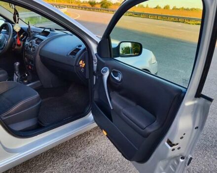 Серый Рено Меган, объемом двигателя 1.6 л и пробегом 174 тыс. км за 5500 $, фото 16 на Automoto.ua