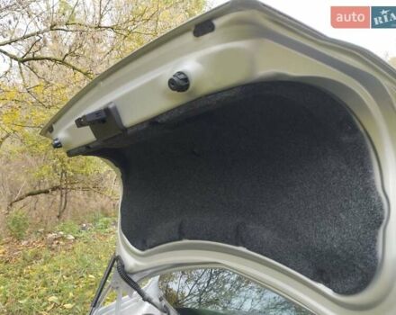 Рено Меган 2005 в Смеле на Automoto.ua Серый Рено Меган, объемом двигателя 1.39 л и пробегом 157 тыс. км за 4900 $, фото 21 на Automoto.ua