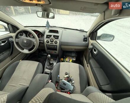 Сірий Рено Меган, об'ємом двигуна 1.6 л та пробігом 204 тис. км за 5500 $, фото 47 на Automoto.ua