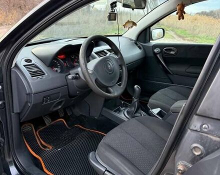 Серый Рено Меган, объемом двигателя 1.6 л и пробегом 217 тыс. км за 4500 $, фото 11 на Automoto.ua