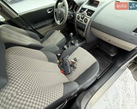 Сірий Рено Меган, об'ємом двигуна 1.6 л та пробігом 204 тис. км за 5500 $, фото 51 на Automoto.ua