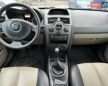 Сірий Рено Меган, об'ємом двигуна 1.6 л та пробігом 200 тис. км за 4600 $, фото 14 на Automoto.ua