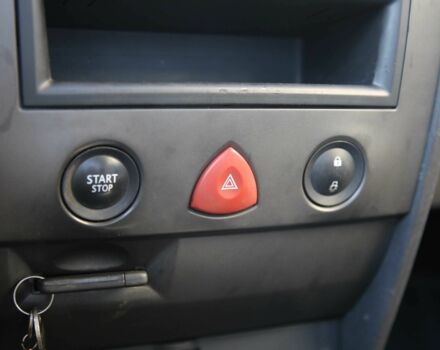 Серый Рено Меган, объемом двигателя 1.6 л и пробегом 238 тыс. км за 5900 $, фото 13 на Automoto.ua