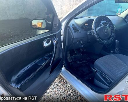 Рено Меган 2007 у Первомайськ на Automoto.ua Сірий Рено Меган, об'ємом двигуна 1.4 л та пробігом 180 тис. км за 4199 $, фото 7 на Automoto.ua