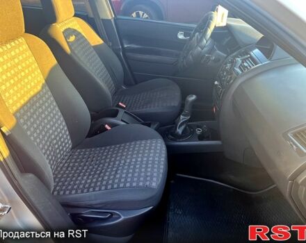 Рено Меган 2007 у Первомайськ на Automoto.ua Сірий Рено Меган, об'ємом двигуна 1.4 л та пробігом 180 тис. км за 4199 $, фото 5 на Automoto.ua