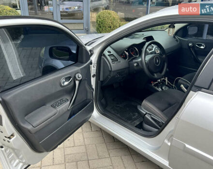 Серый Рено Меган, объемом двигателя 1.6 л и пробегом 179 тыс. км за 4600 $, фото 35 на Automoto.ua