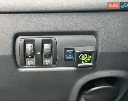 Серый Рено Меган, объемом двигателя 1.6 л и пробегом 179 тыс. км за 4600 $, фото 47 на Automoto.ua