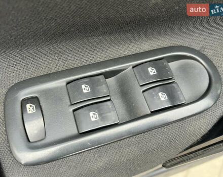 Серый Рено Меган, объемом двигателя 1.6 л и пробегом 179 тыс. км за 4600 $, фото 39 на Automoto.ua