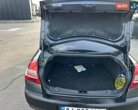 Серый Рено Меган, объемом двигателя 1.6 л и пробегом 200 тыс. км за 4200 $, фото 1 на Automoto.ua