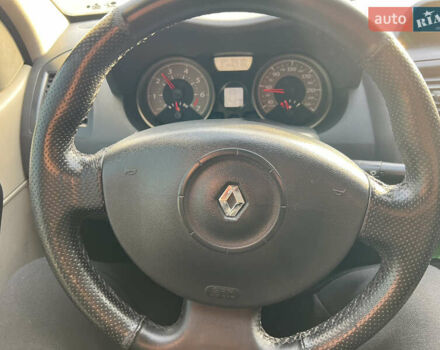 Серый Рено Меган, объемом двигателя 1.6 л и пробегом 200 тыс. км за 4200 $, фото 4 на Automoto.ua