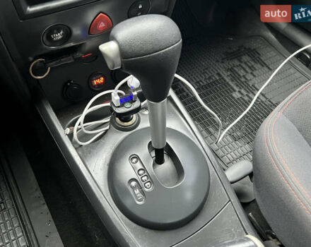 Серый Рено Меган, объемом двигателя 1.6 л и пробегом 179 тыс. км за 4600 $, фото 50 на Automoto.ua