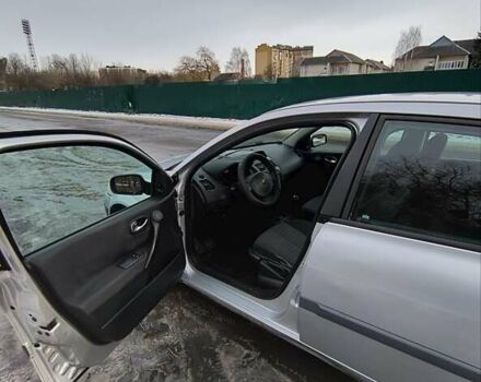 Сірий Рено Меган, об'ємом двигуна 1.39 л та пробігом 190 тис. км за 3999 $, фото 6 на Automoto.ua