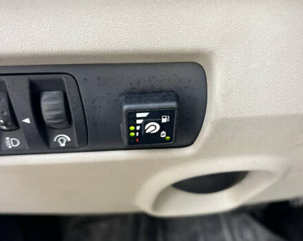 Серый Рено Меган, объемом двигателя 1.6 л и пробегом 200 тыс. км за 4200 $, фото 2 на Automoto.ua