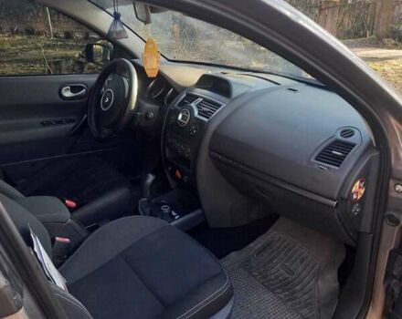 Серый Рено Меган, объемом двигателя 1.6 л и пробегом 381 тыс. км за 4600 $, фото 2 на Automoto.ua