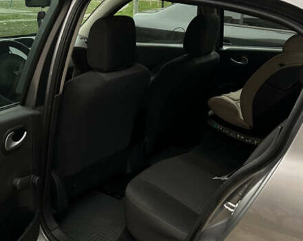 Сірий Рено Меган, об'ємом двигуна 1.39 л та пробігом 265 тис. км за 4200 $, фото 8 на Automoto.ua