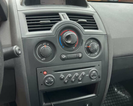 Серый Рено Меган, объемом двигателя 1.6 л и пробегом 176 тыс. км за 5200 $, фото 10 на Automoto.ua