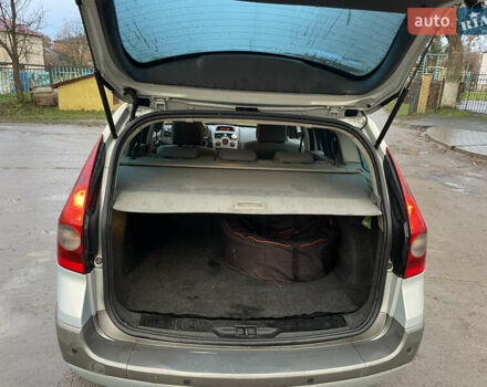 Сірий Рено Меган, об'ємом двигуна 1.6 л та пробігом 210 тис. км за 4555 $, фото 53 на Automoto.ua