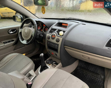 Сірий Рено Меган, об'ємом двигуна 1.6 л та пробігом 210 тис. км за 4555 $, фото 47 на Automoto.ua