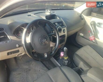 Сірий Рено Меган, об'ємом двигуна 1.5 л та пробігом 300 тис. км за 4000 $, фото 3 на Automoto.ua