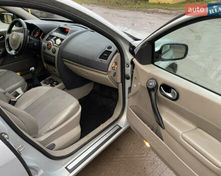 Сірий Рено Меган, об'ємом двигуна 1.6 л та пробігом 210 тис. км за 4555 $, фото 46 на Automoto.ua
