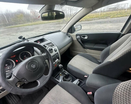 Серый Рено Меган, объемом двигателя 2 л и пробегом 263 тыс. км за 4500 $, фото 10 на Automoto.ua