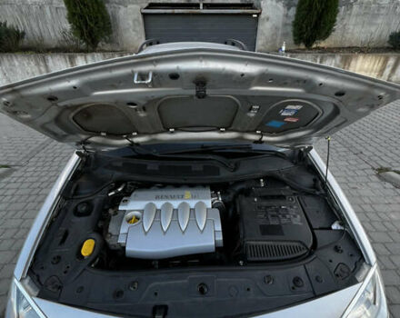 Рено Меган 2004 в Тернополе на Automoto.ua Серый Рено Меган, объемом двигателя 1.6 л и пробегом 194 тыс. км за 4900 $, фото 35 на Automoto.ua