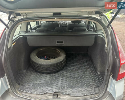 Серый Рено Меган, объемом двигателя 2 л и пробегом 309 тыс. км за 4300 $, фото 18 на Automoto.ua