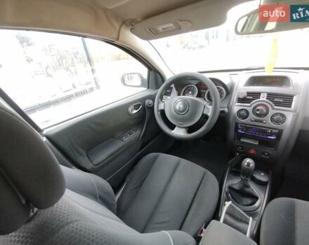 Рено Меган 2004 у Первомайськ на Automoto.ua Сірий Рено Меган, об'ємом двигуна 1.6 л та пробігом 233 тис. км за 4500 $, фото 26 на Automoto.ua