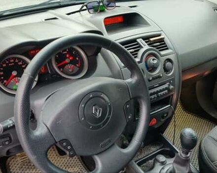 Рено Меган 2004 в Фастове на Automoto.ua Серый Рено Меган, объемом двигателя 2 л и пробегом 256 тыс. км за 5500 $, фото 11 на Automoto.ua