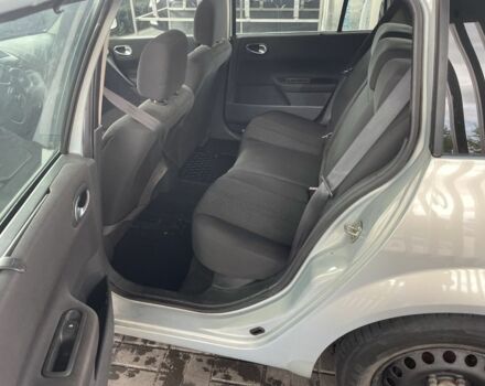 Рено Меган 2004 в Черкассах на Automoto.ua Серый Рено Меган, объемом двигателя 1.9 л и пробегом 250 тыс. км за 3800 $, фото 3 на Automoto.ua