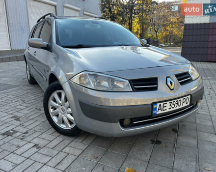 Серый Рено Меган, объемом двигателя 1.6 л и пробегом 220 тыс. км за 3900 $, фото 1 на Automoto.ua